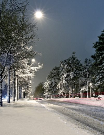 Street Lights Winter Snow Scenery UHD